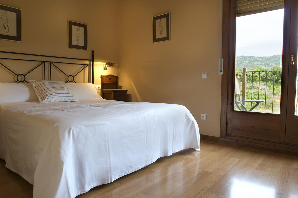 Cal Pastor Guest House La Pobla de Cervoles Room photo